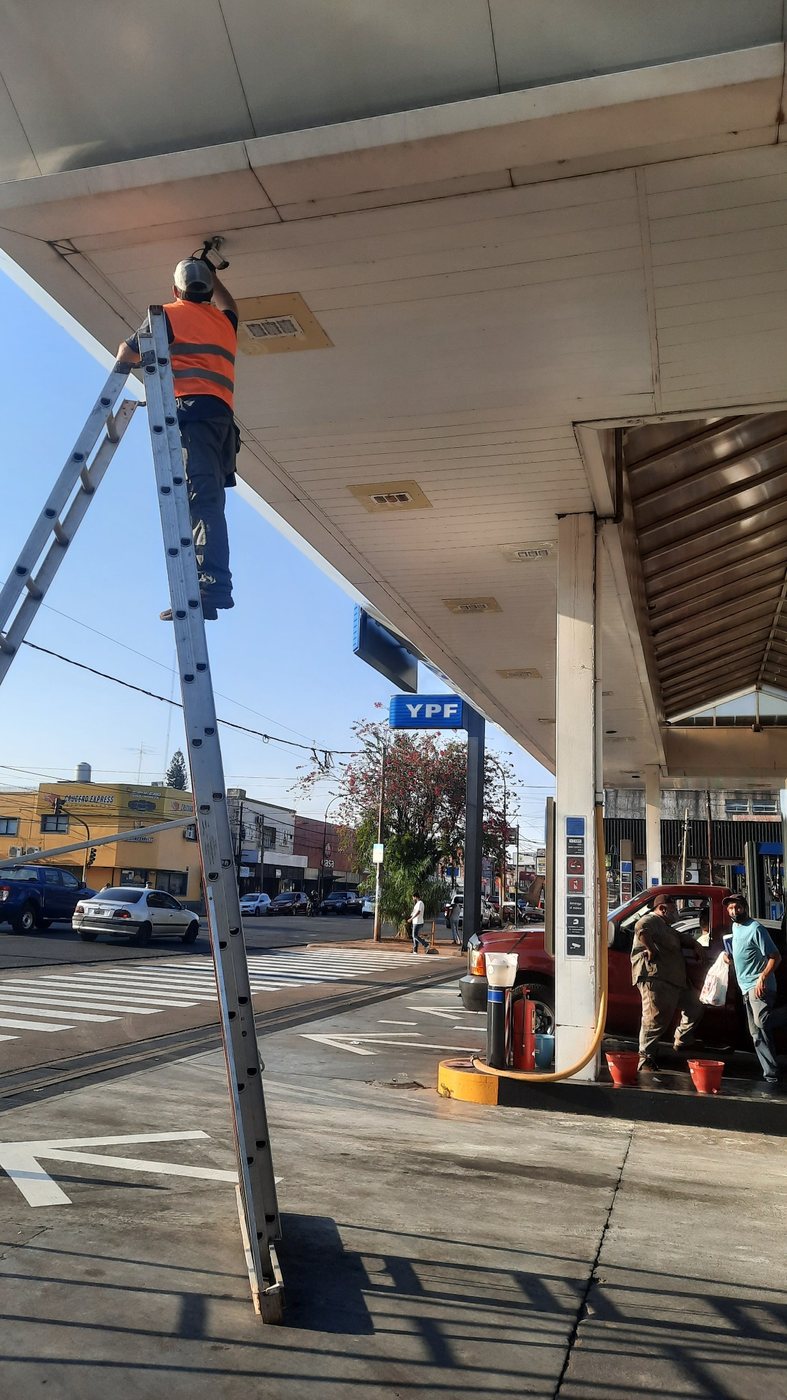 Instalación de cámaras en estación de servicio