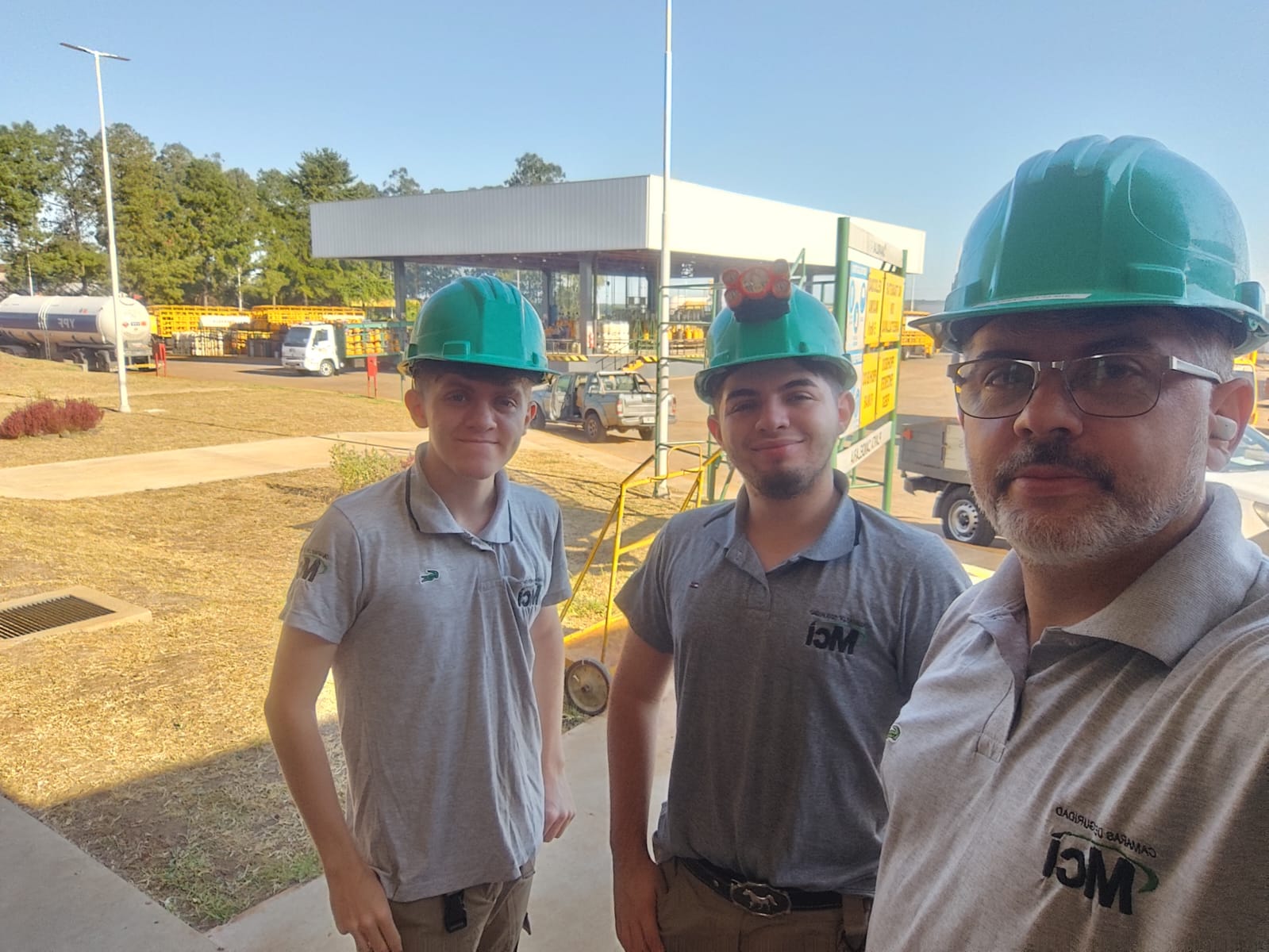 Equipo MCI trabajando en una instalación